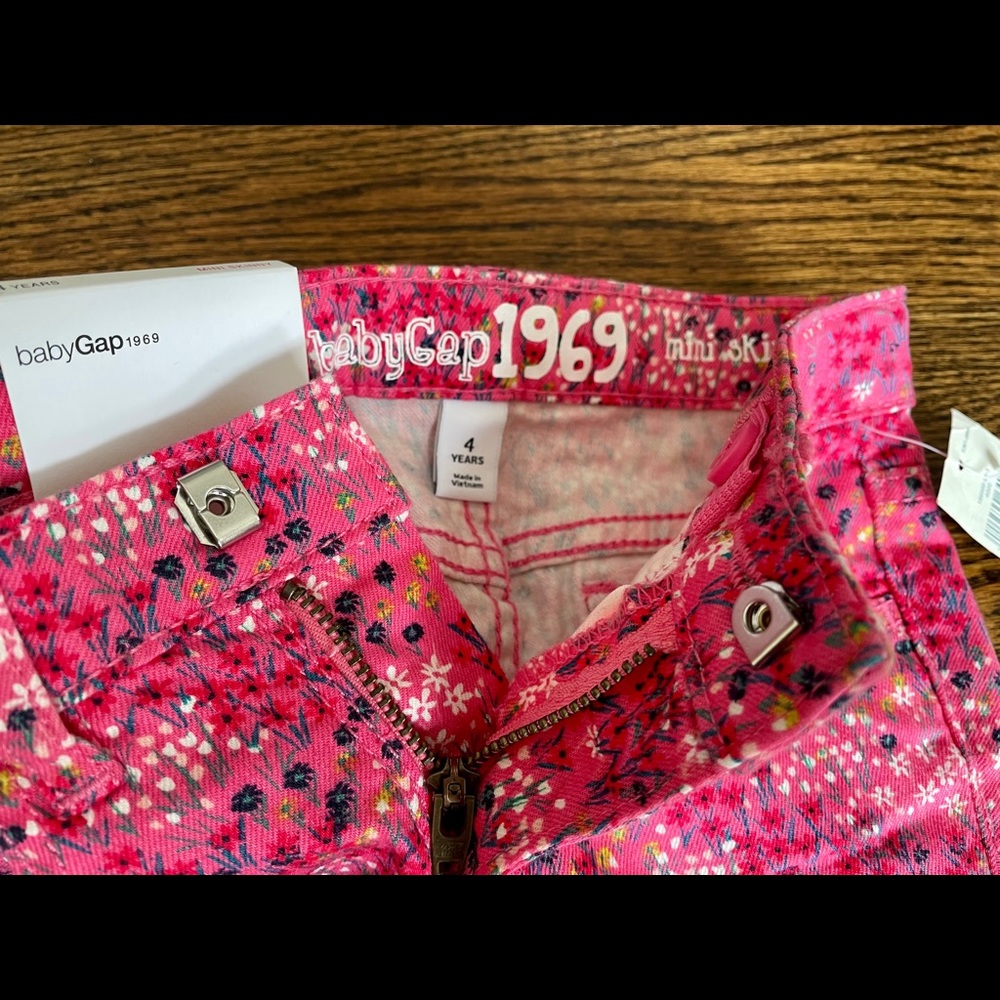 NEW Girls clothes - 4T - Picture 3 of 10